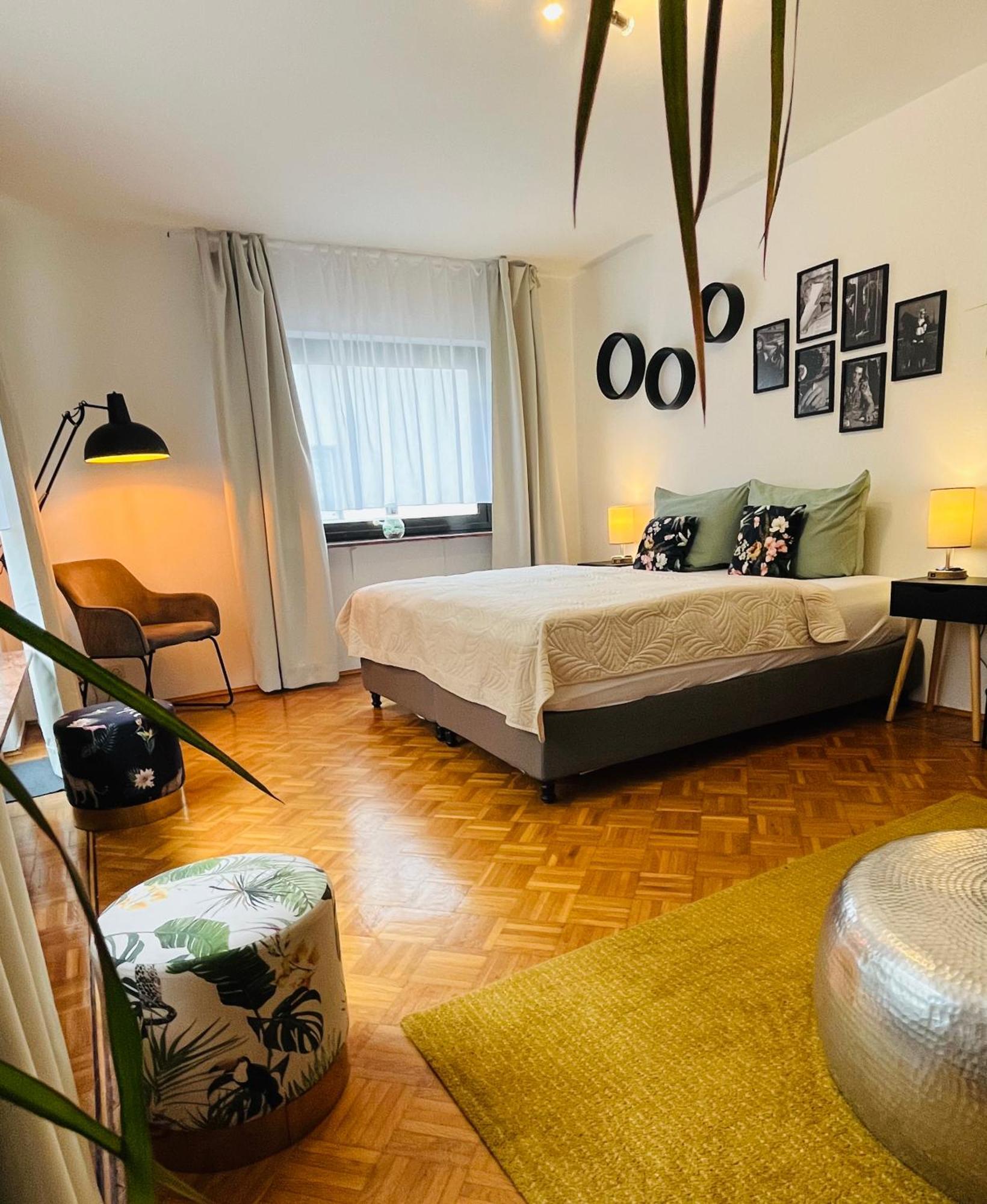 Casa Inn Parkview - Relax & Chill - Perfect For Business Travel, Weekend Trip, Family&Friends, Dogs Lover, Romance, Layover Or Longstay Limburg an der Lahn Exterior foto